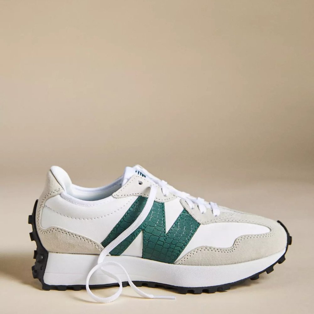 New Balance 327 White with Green Sneakers Womens Size 10